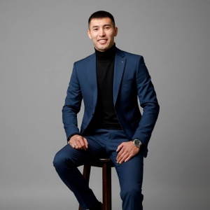 Песня Бекзат Нурланулы – Жылап калады