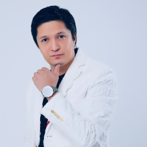 Песня Назар Серик – Музыка нас связала, Трава у дома, Розовый вечер