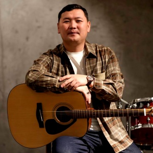 Песня Ерасыл Бозаев feat Aray band – Омир-ай