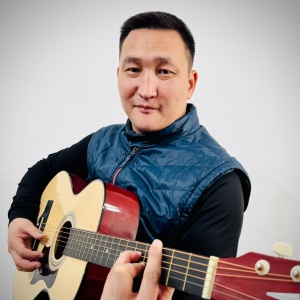 Песня Аскар Ыскак – Акмарал