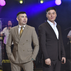 Песня ARLAN Kz – Suretine karap tamsanam